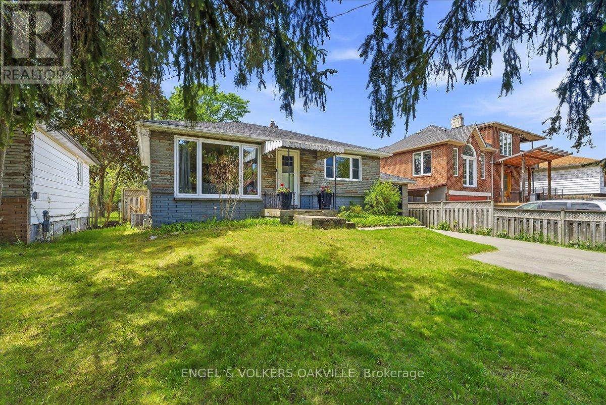 22 Falaise Road, Toronto, Ontario  M1E 3B5 - Photo 3 - E13820414