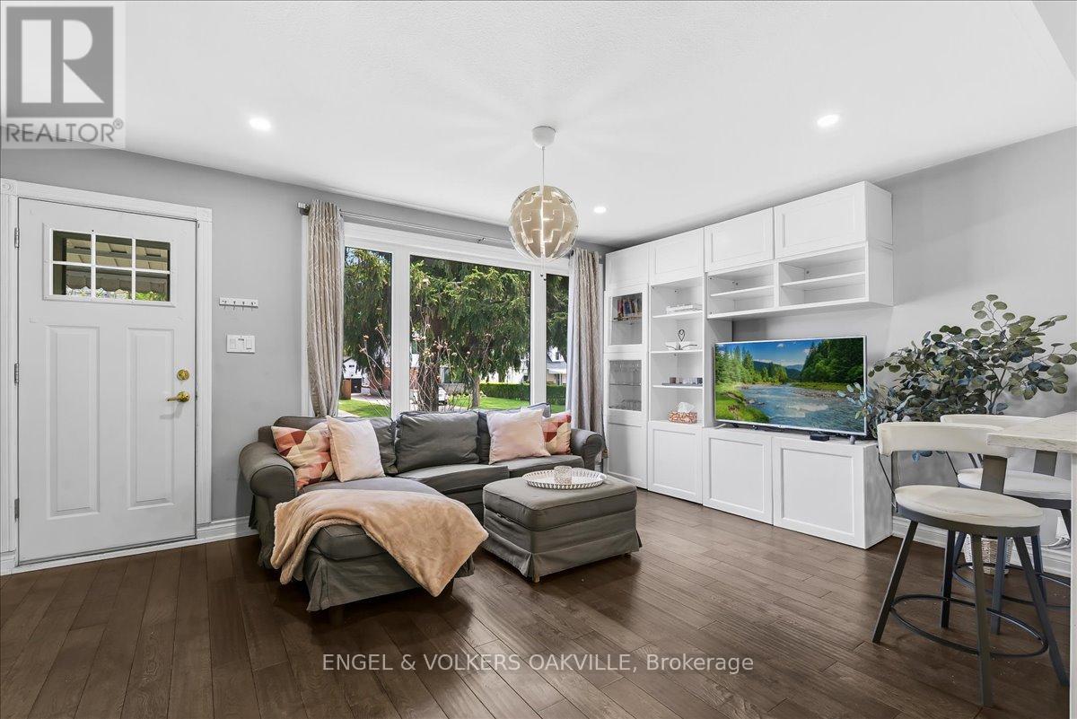 22 Falaise Road, Toronto, Ontario  M1E 3B5 - Photo 5 - E13820414