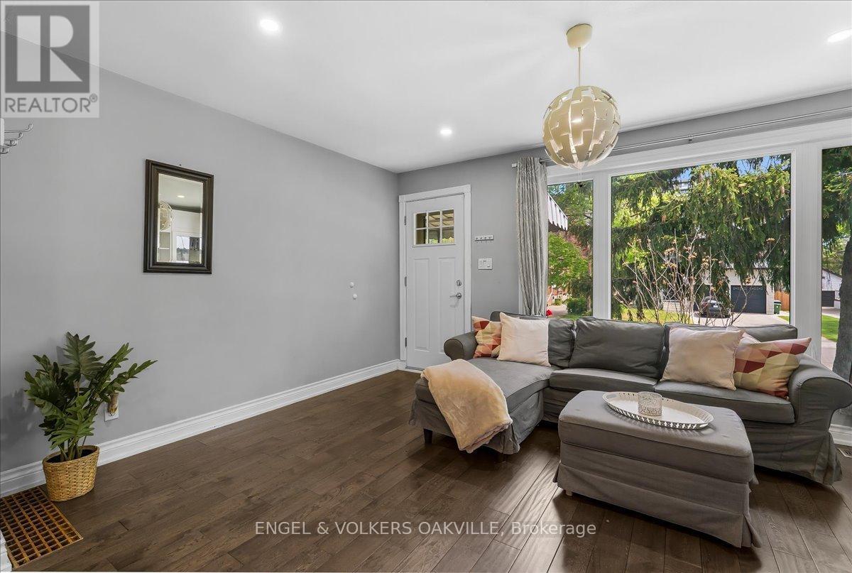 22 Falaise Road, Toronto, Ontario  M1E 3B5 - Photo 6 - E13820414