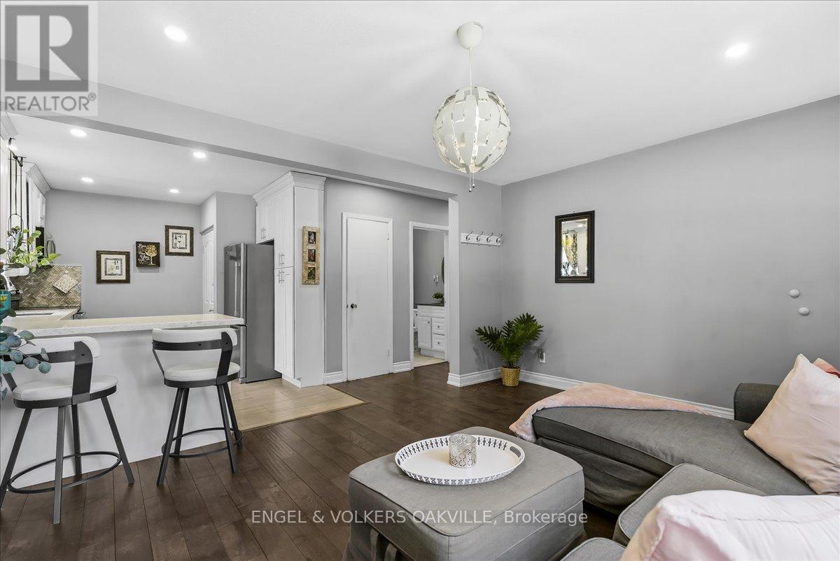 22 Falaise Road, Toronto, Ontario  M1E 3B5 - Photo 8 - E13820414