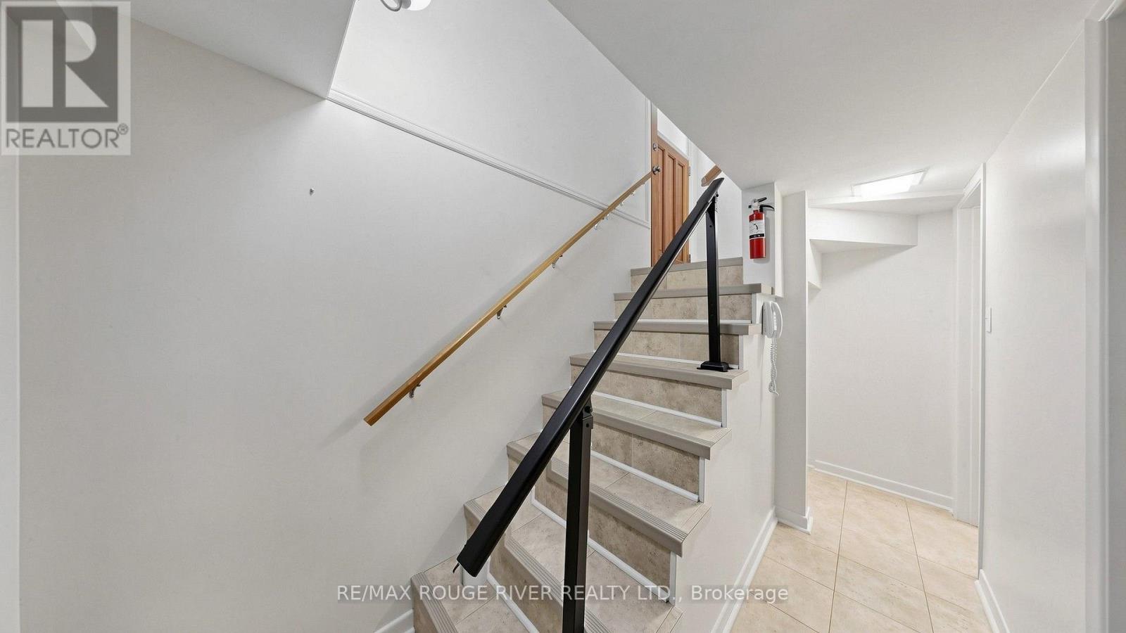 35 Southlawn Drive, Toronto, Ontario M1S 1H9 - Photo 19 - E13820470