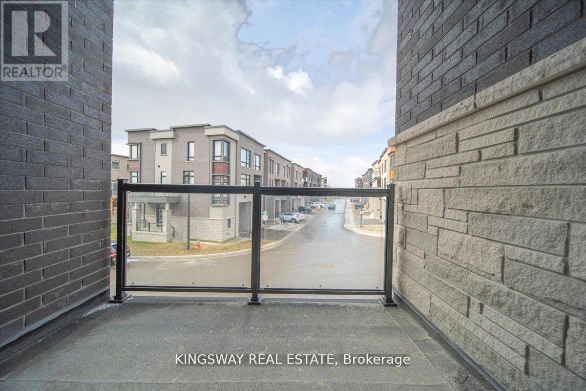 27 Paradox Street, Vaughan, Ontario  L4L 1A7 - Photo 12 - N13820302
