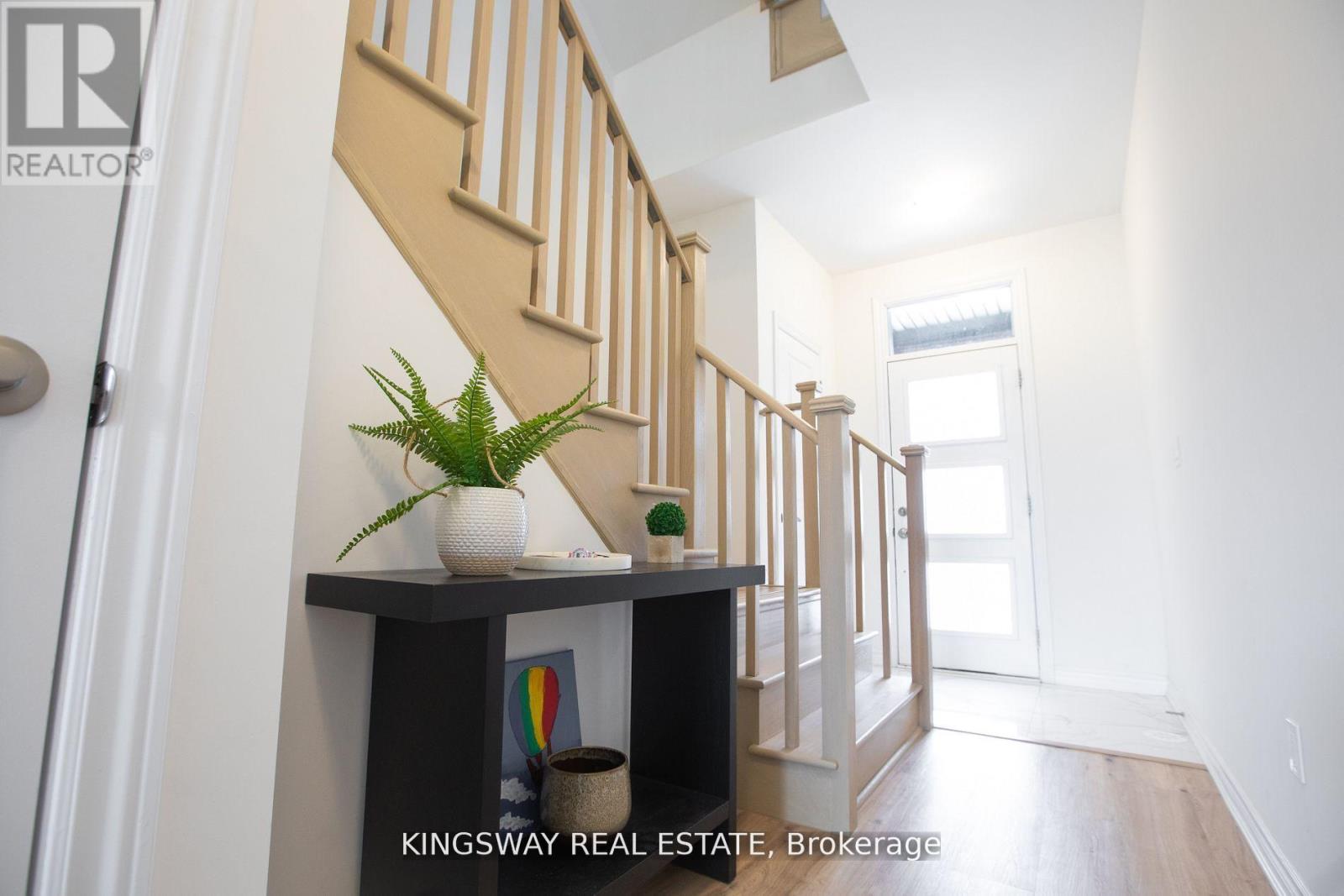 27 Paradox Street, Vaughan, Ontario  L4L 1A7 - Photo 13 - N13820302