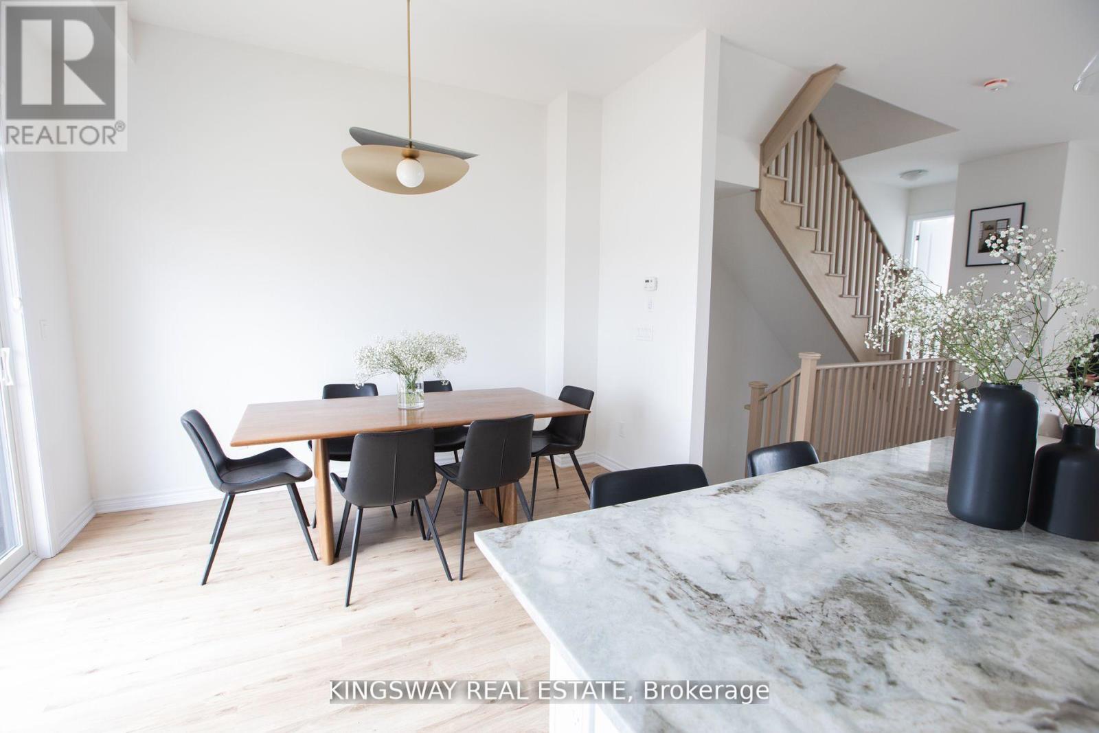27 Paradox Street, Vaughan, Ontario  L4L 1A7 - Photo 6 - N13820302