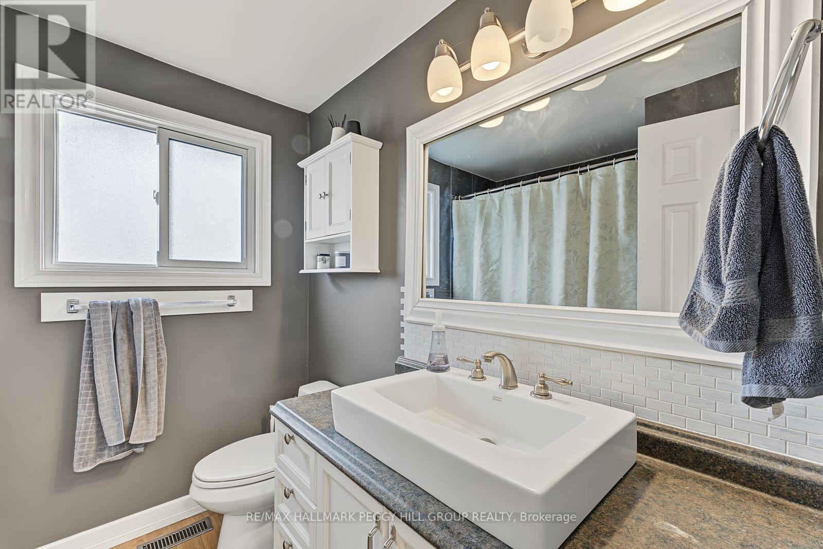 Upper - 9 Baker Crescent, Barrie (Cundles East), Ontario  L4M 3J4 - Photo 14 - S13820292