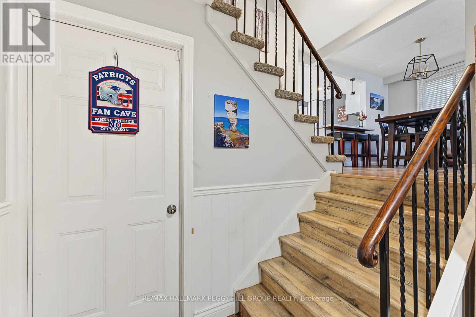 Upper - 9 Baker Crescent, Barrie (Cundles East), Ontario  L4M 3J4 - Photo 2 - S13820292