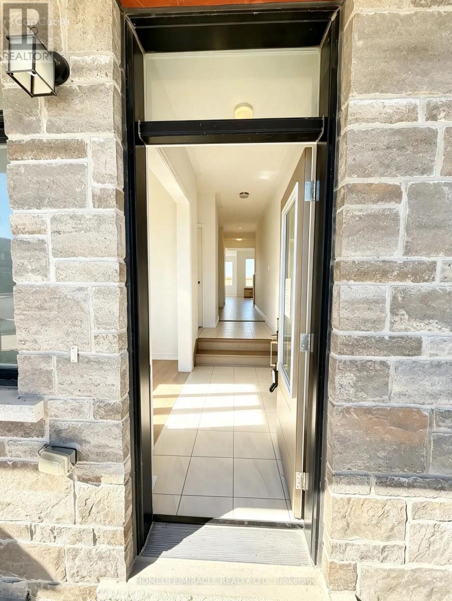 163 Fenchurch Manor, Barrie, Ontario  L9J 0W9 - Photo 2 - S13820294