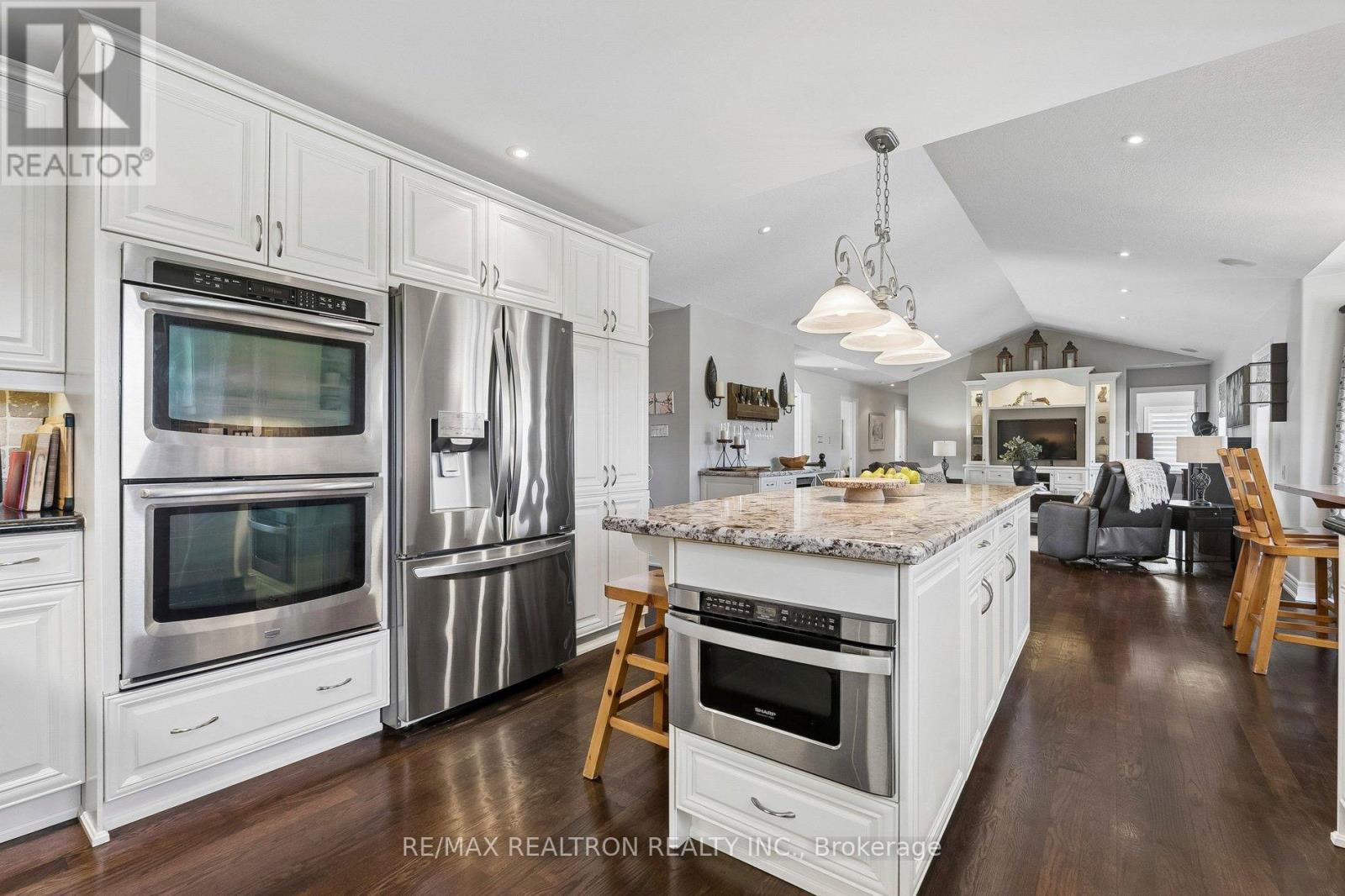 14 Lauder Road, Oro-Medonte, Ontario  L0L 2L0 - Photo 11 - S13820392