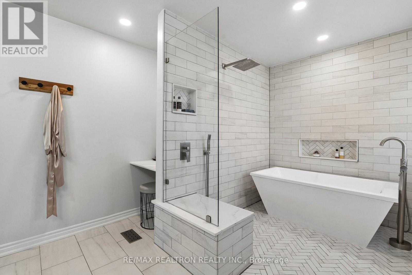 14 Lauder Road, Oro-Medonte, Ontario  L0L 2L0 - Photo 20 - S13820392