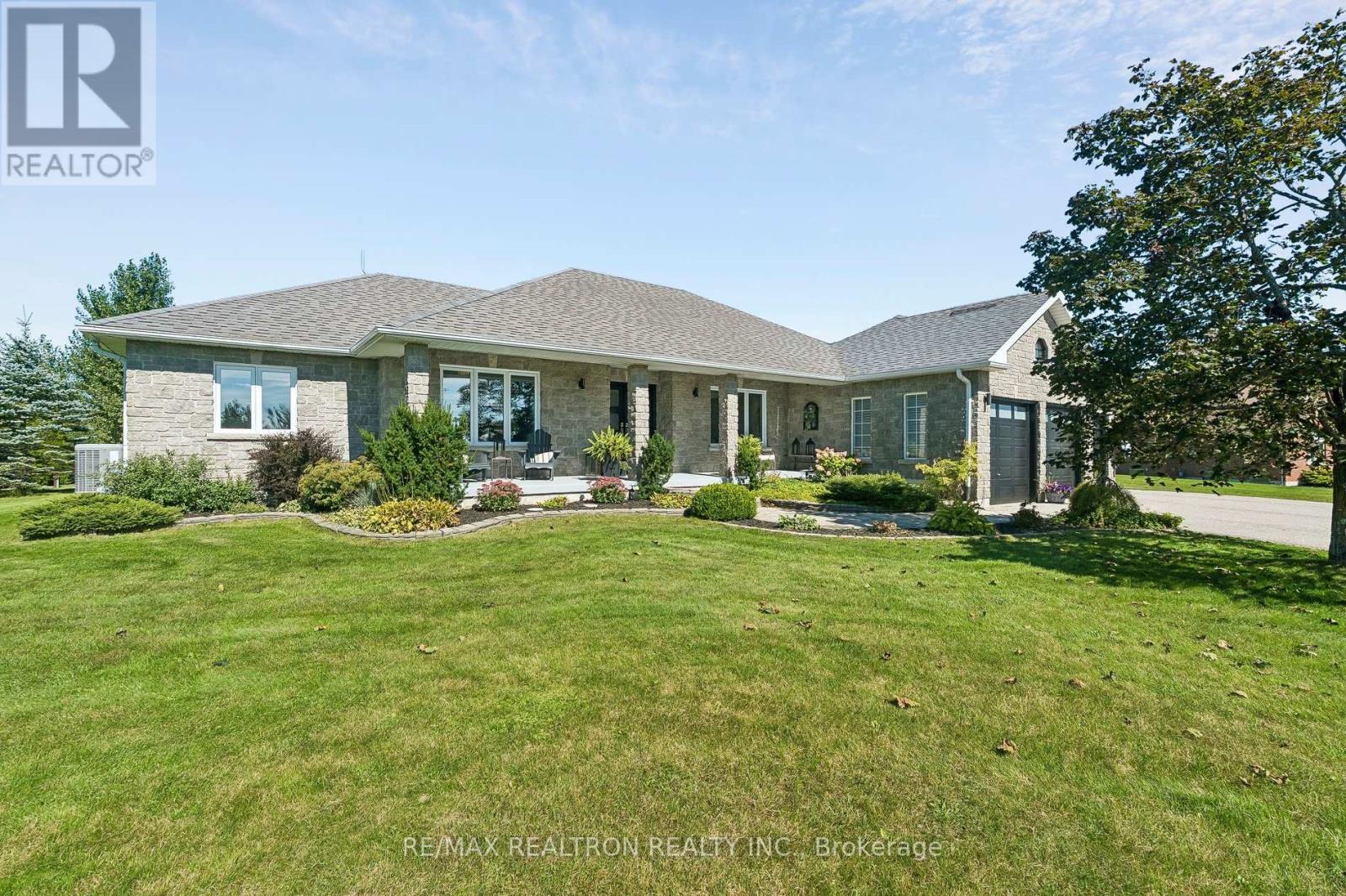 14 Lauder Road, Oro-Medonte, Ontario  L0L 2L0 - Photo 3 - S13820392
