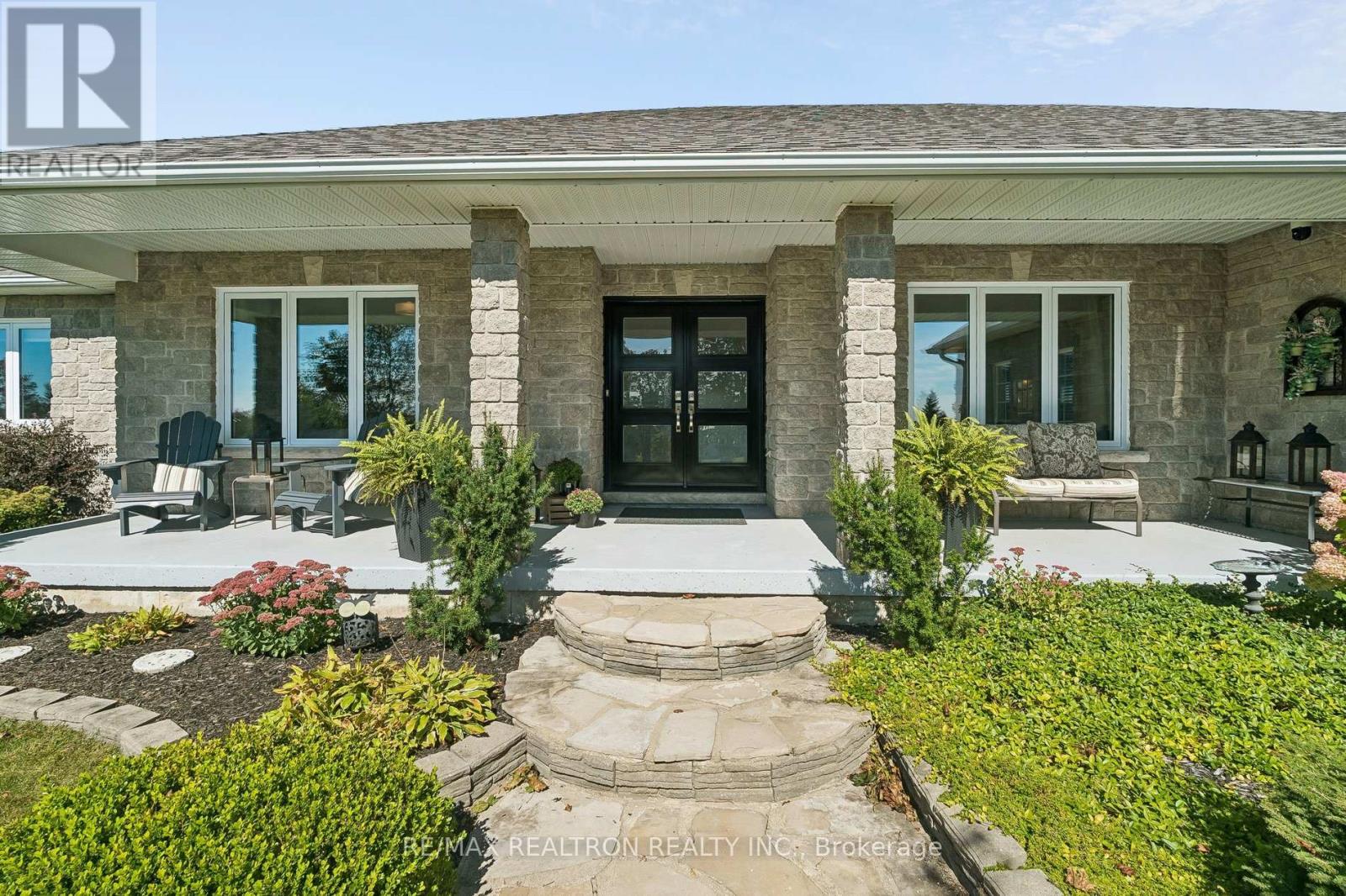 14 Lauder Road, Oro-Medonte, Ontario  L0L 2L0 - Photo 4 - S13820392