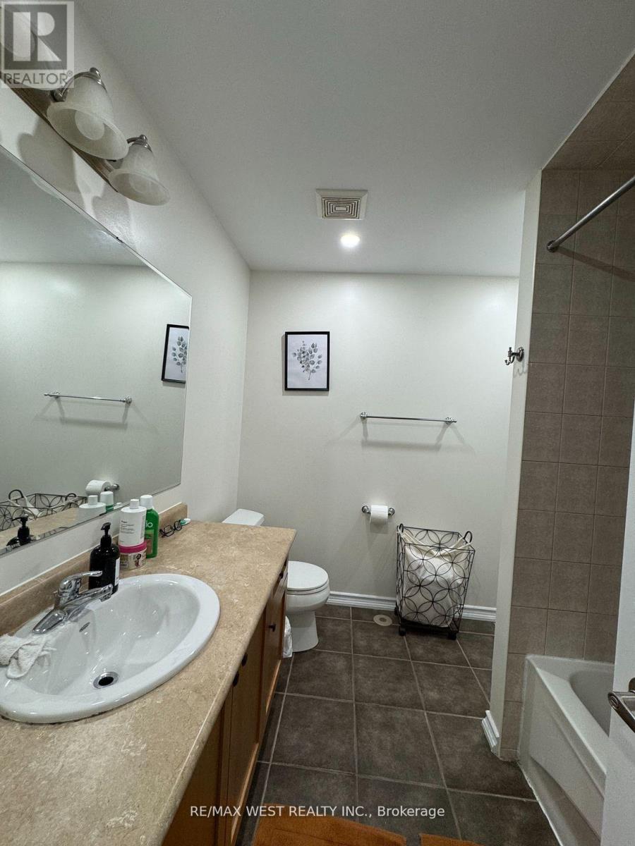 925 Burrows Gate, Milton, Ontario  L9Y 0K7 - Photo 9 - W13820312