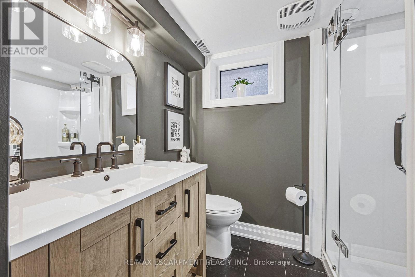 581 Holly Hill Crescent, Burlington, Ontario  L7R 2G4 - Photo 26 - W13820378