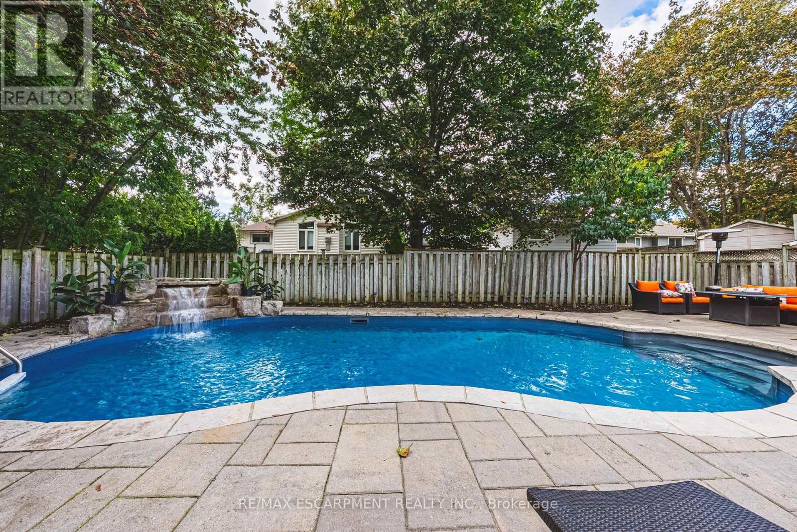 581 Holly Hill Crescent, Burlington, Ontario  L7R 2G4 - Photo 34 - W13820378