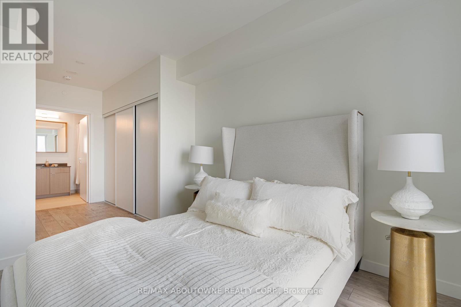 A917 - 125 Bronte Road, Oakville, Ontario  L6L 3C1 - Photo 15 - W13820380