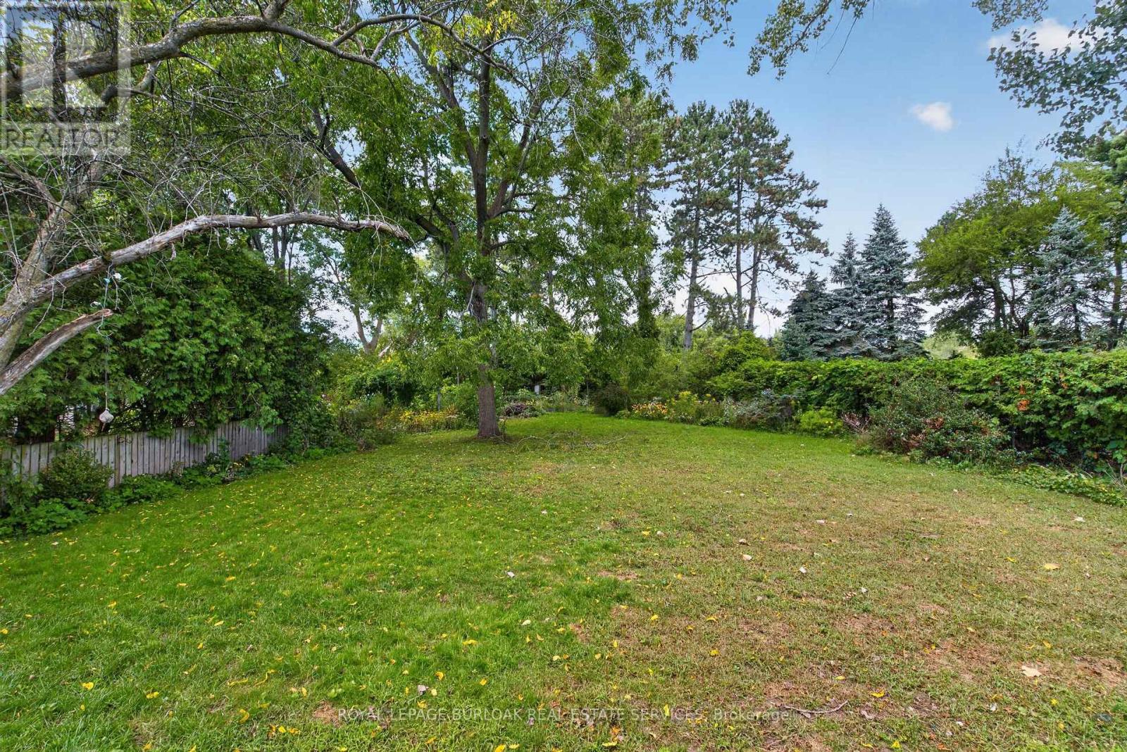 539 Enfield Road, Burlington, Ontario  L7T 2X5 - Photo 14 - W13820398