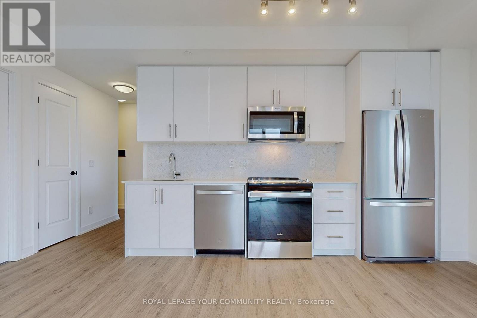 611 - 345 Wheat Boom Drive, Oakville, Ontario  L6H 7X5 - Photo 4 - W13820416