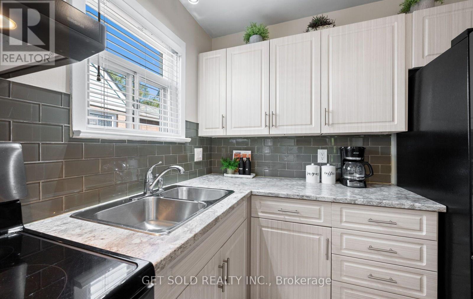 25 Allenby Avenue, Toronto, Ontario  M9W 1S5 - Photo 12 - W13820420