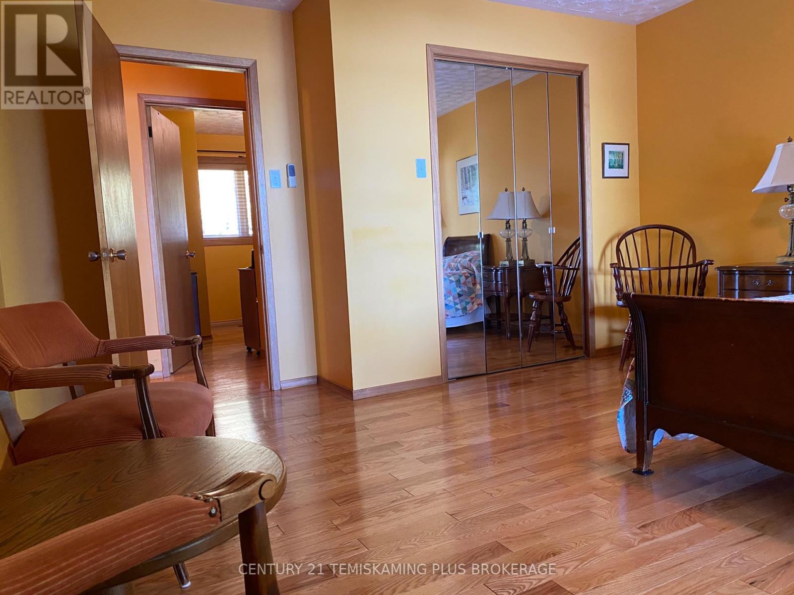 519 LAKESHORE ROAD N photo 15