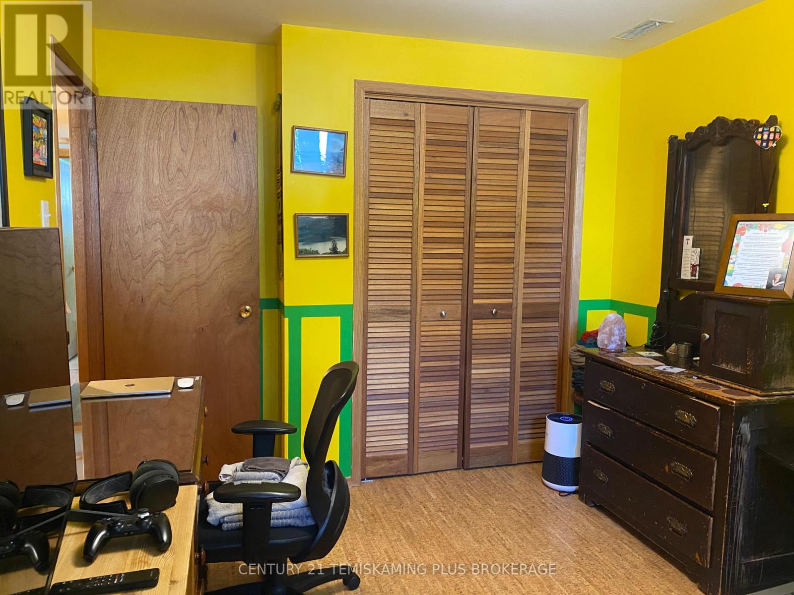 519 LAKESHORE ROAD N photo 19