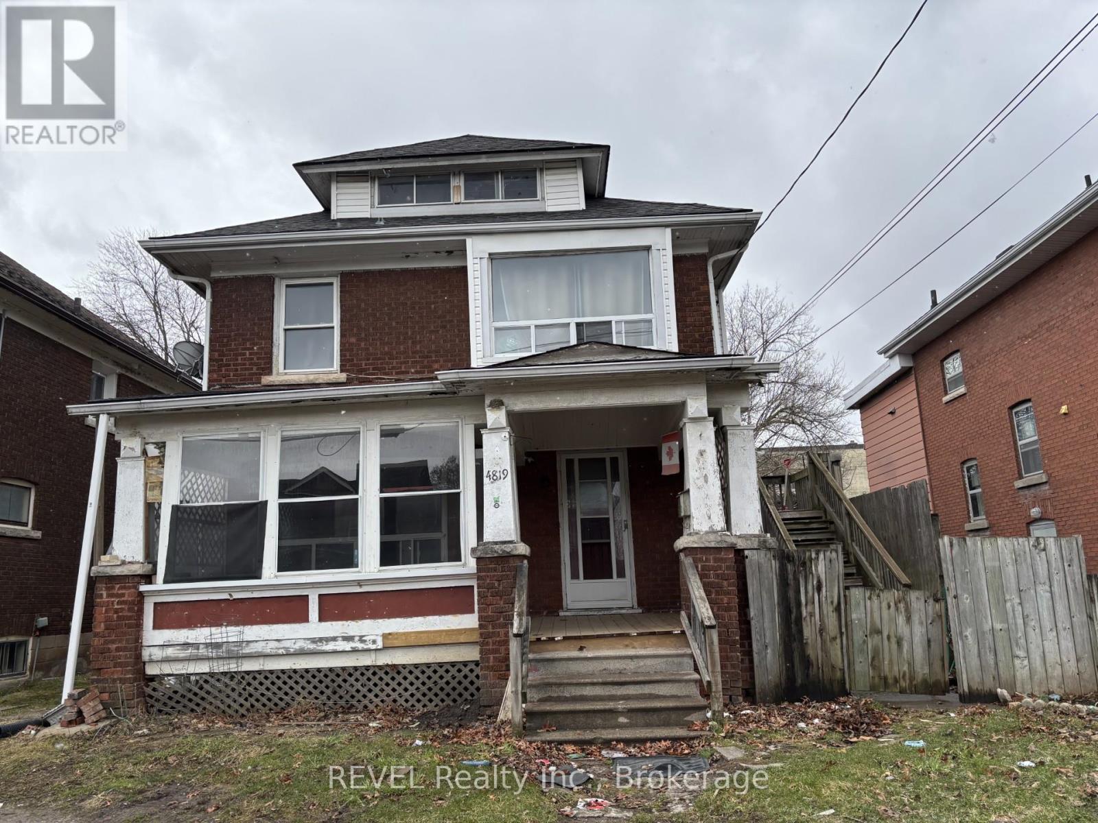 4819 Fourth Avenue, Niagara Falls, Ontario  L2E 4P2 - Photo 3 - X12911732