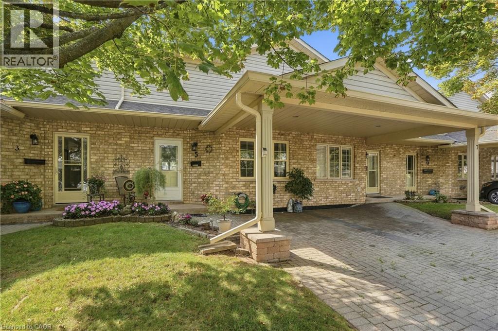 9 Wentworth Drive Unit# 5, Grimsby, Ontario  L3M 5H9 - Photo 3 - 40866012