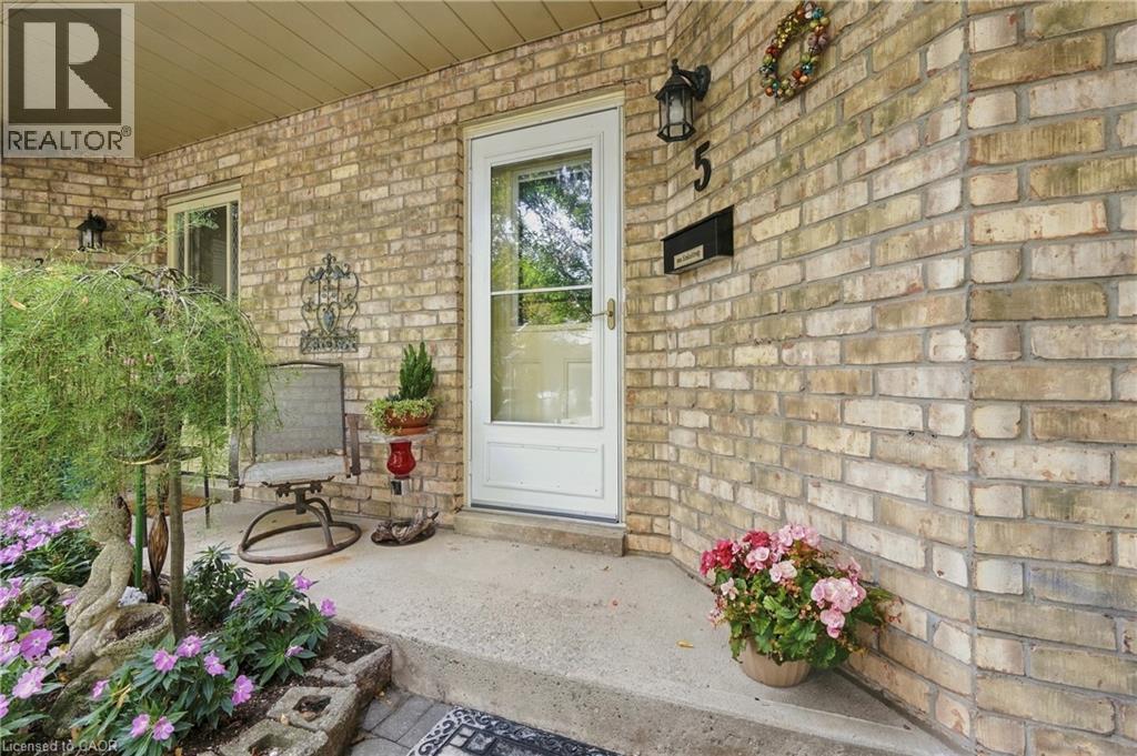 9 Wentworth Drive Unit# 5, Grimsby, Ontario  L3M 5H9 - Photo 4 - 40866012