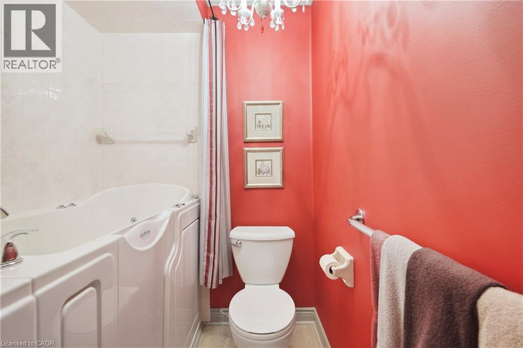 9 Wentworth Drive Unit# 5, Grimsby, Ontario  L3M 5H9 - Photo 8 - 40866012