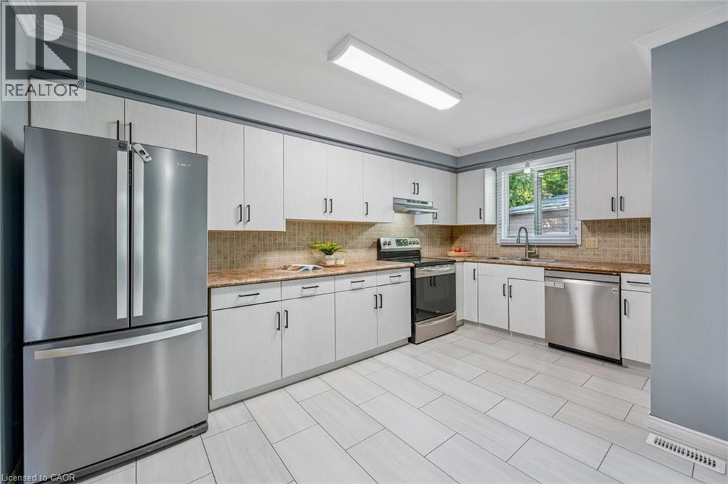 78 Old Huron Court, Kitchener, Ontario  N2R 1L7 - Photo 6 - 40865909