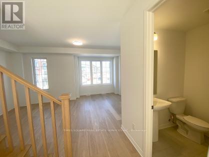 39 Wisla Avenue, Markham, Ontario  L6C 3L9 - Photo 9 - N13811154