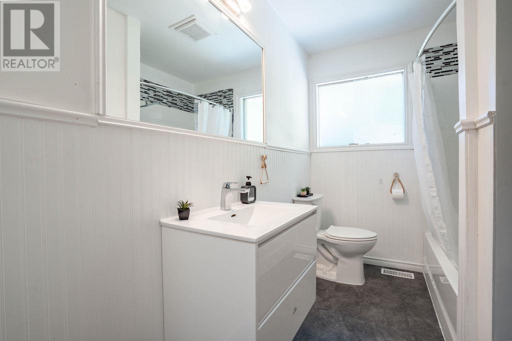 100 Parkdale Dr, Sault Ste. Marie, Ontario P6A 4C8 - Photo 21 - SM262649