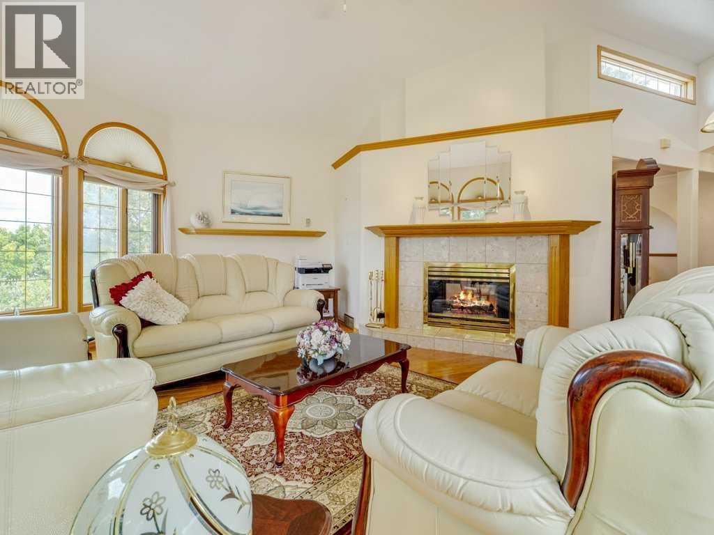 1606 Scenic Heights S photo 12