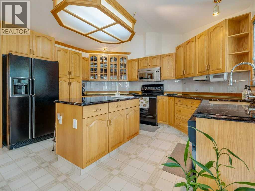 1606 Scenic Heights S photo 16