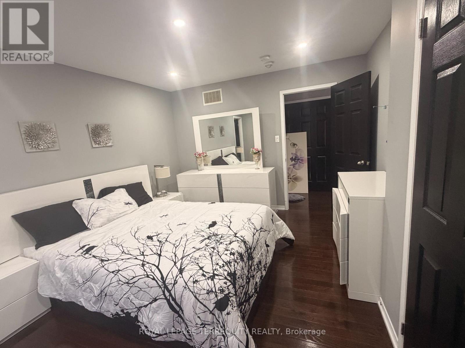 2549 Snow Knight Drive, Oshawa, Ontario  L1L 0K2 - Photo 5 - E13820554