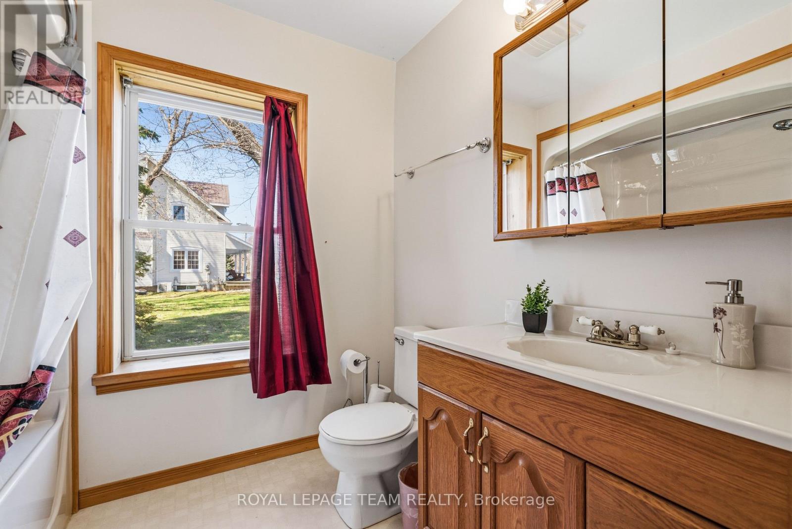 12106 Lakeshore Drive, South Dundas, Ontario  K0C 1X0 - Photo 20 - X13058378