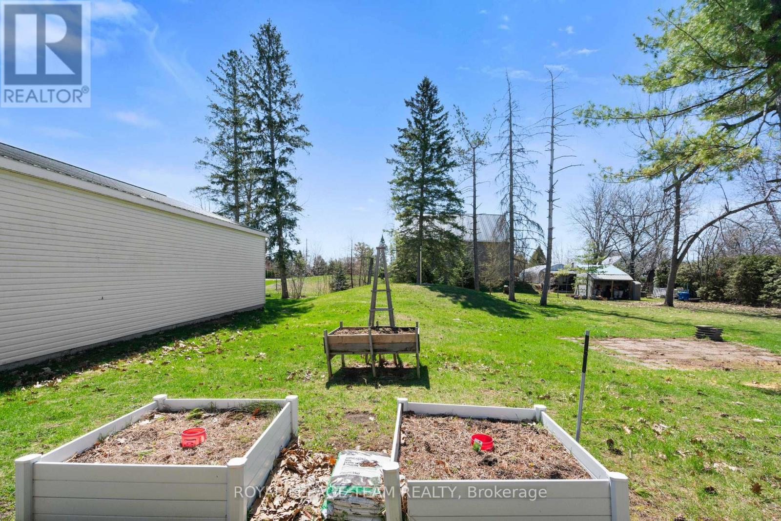 12106 Lakeshore Drive, South Dundas, Ontario  K0C 1X0 - Photo 37 - X13058378