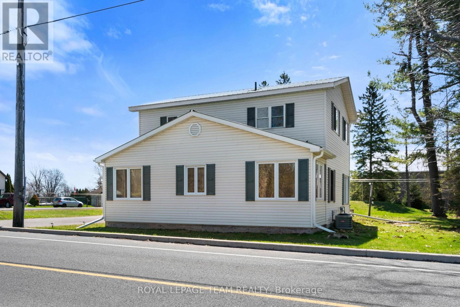 12106 Lakeshore Drive, South Dundas, Ontario  K0C 1X0 - Photo 4 - X13058378