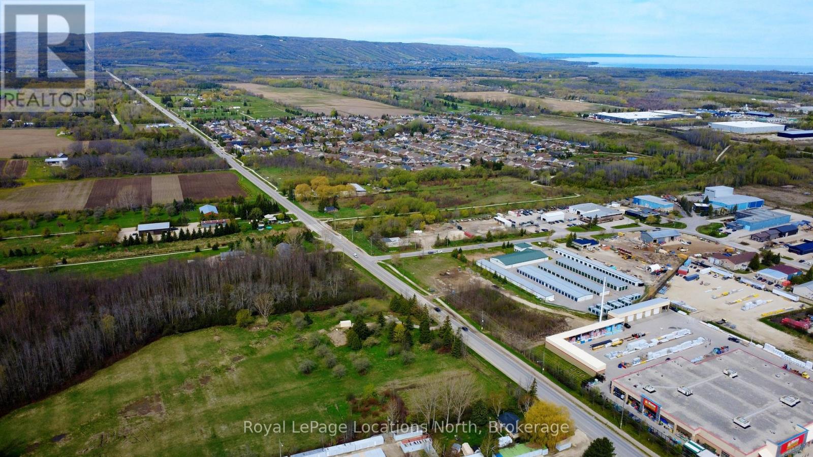 52 Stewart Road, Collingwood, Ontario  L9Y 4K1 - Photo 3 - S13820638