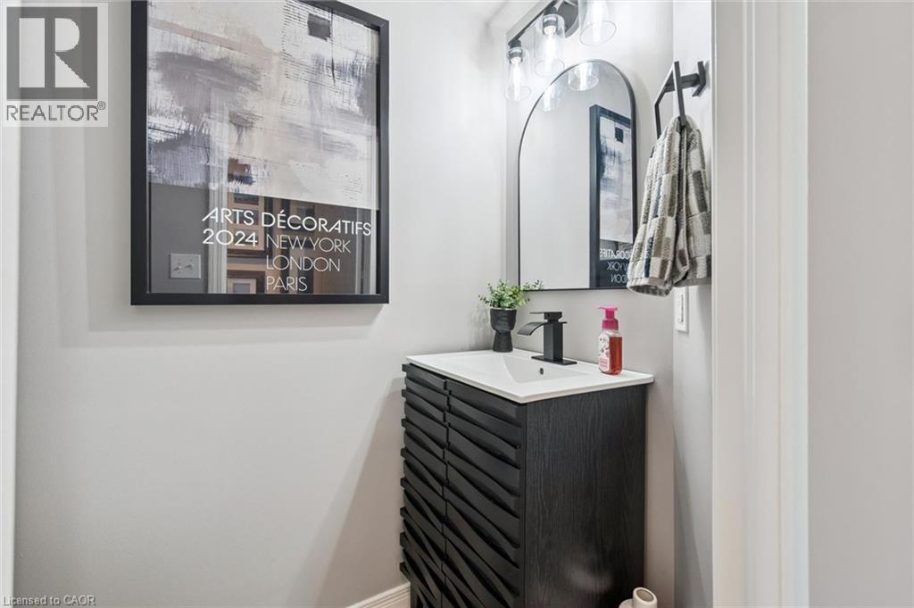 915 Zeller Crescent, Kitchener, Ontario  N2A 0C7 - Photo 8 - 40865966