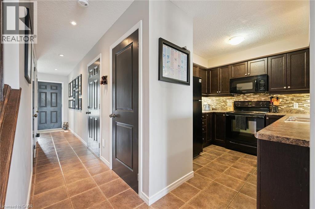 915 Zeller Crescent, Kitchener, Ontario  N2A 0C7 - Photo 9 - 40865966