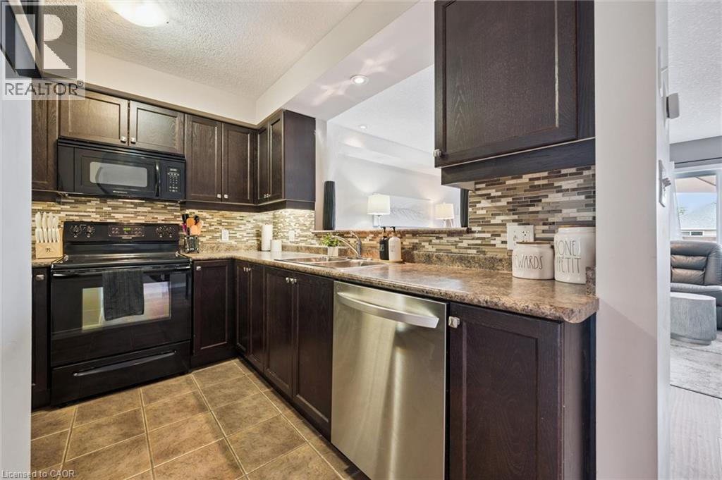 915 Zeller Crescent, Kitchener, Ontario  N2A 0C7 - Photo 12 - 40865966