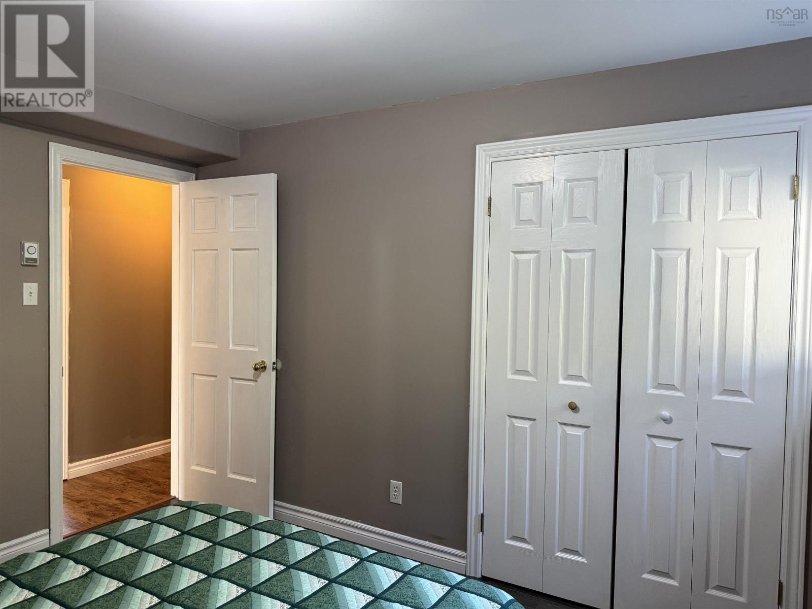 96 Green Street photo 23