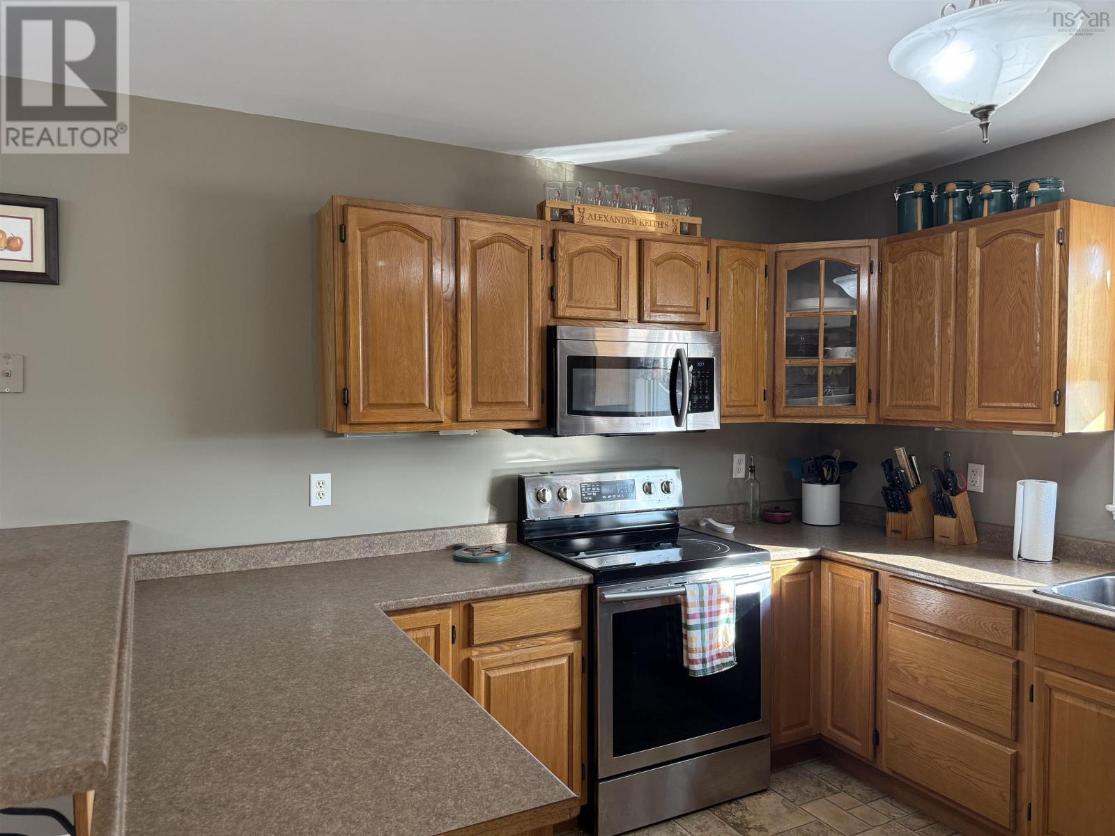 96 Green Street photo 8