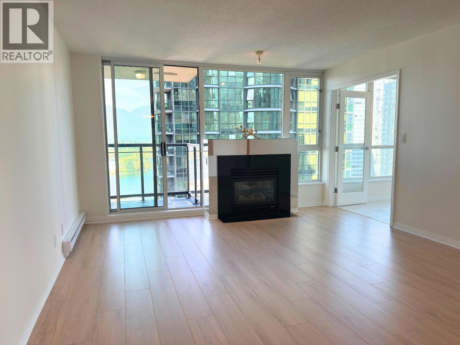 2206 1328 W PENDER STREET photo 3