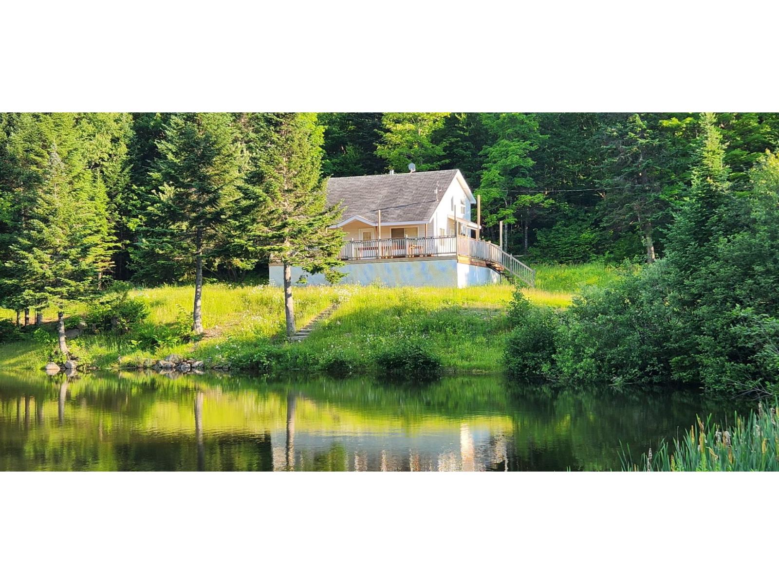 22 Ch. Benoit N. Notre-Dame-des-Bois Quebec Canada J0B2E0 2