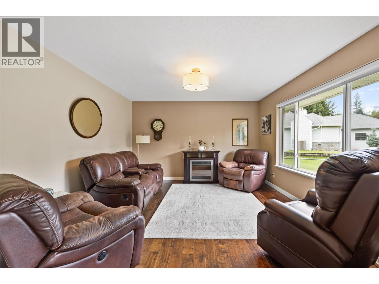 325 Wyndhaven Drive photo 10