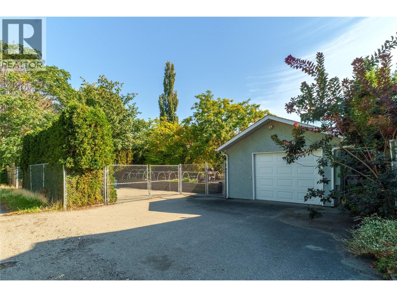 913 Moosejaw Street, Penticton, British Columbia  V2A 5T5 - Photo 37 - 10401161