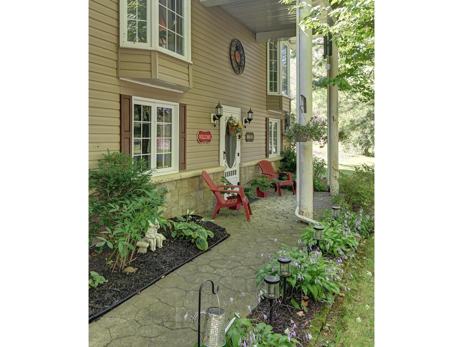 141 Ch. Millington Austin Quebec Canada J0B1B0 2