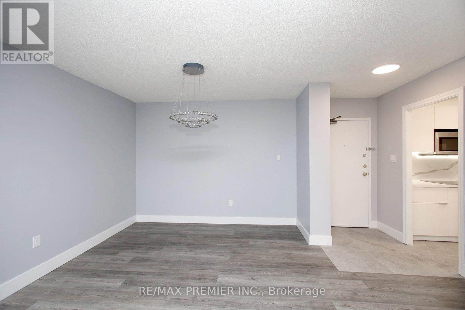 1909 - 390 Dixon Road, Toronto, Ontario  M9R 1T4 - Photo 10 - W13820580