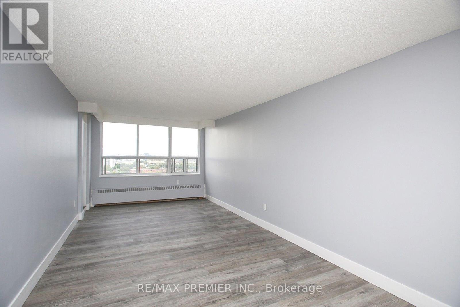 1909 - 390 Dixon Road, Toronto, Ontario  M9R 1T4 - Photo 3 - W13820580